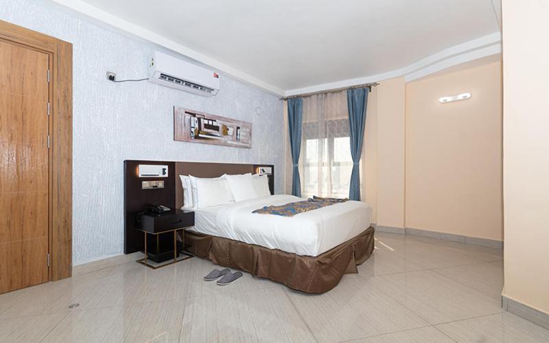 Hotel Le Figaro Douala Extérieur photo