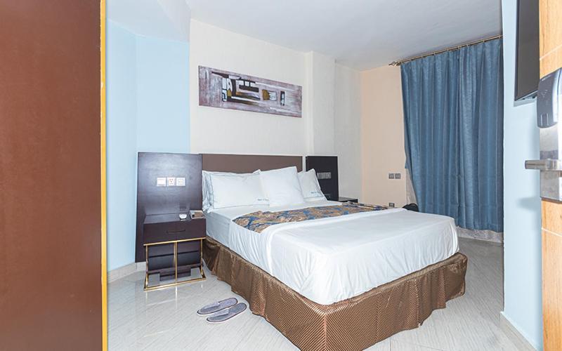 Hotel Le Figaro Douala Extérieur photo