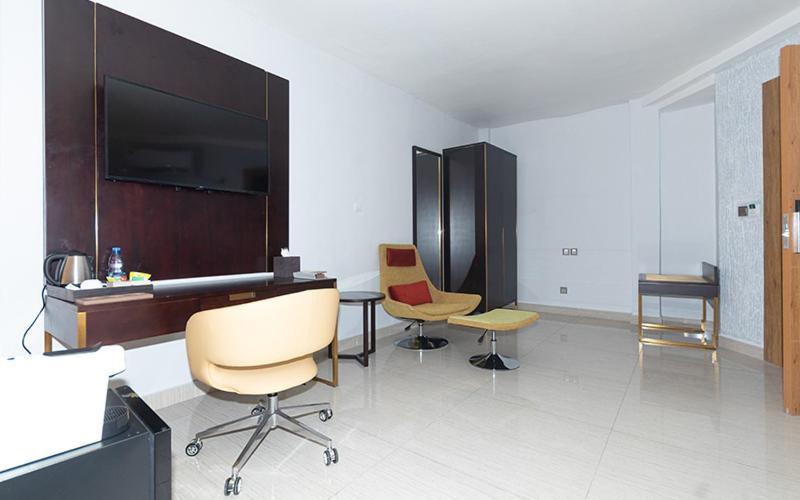 Hotel Le Figaro Douala Extérieur photo