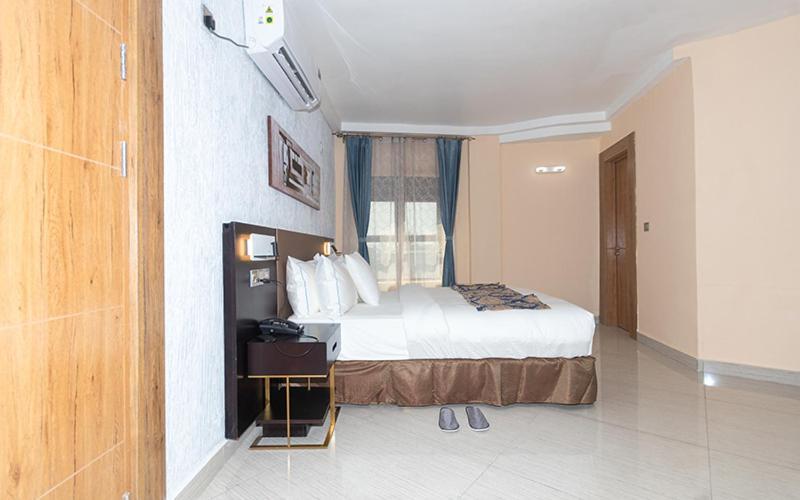 Hotel Le Figaro Douala Extérieur photo