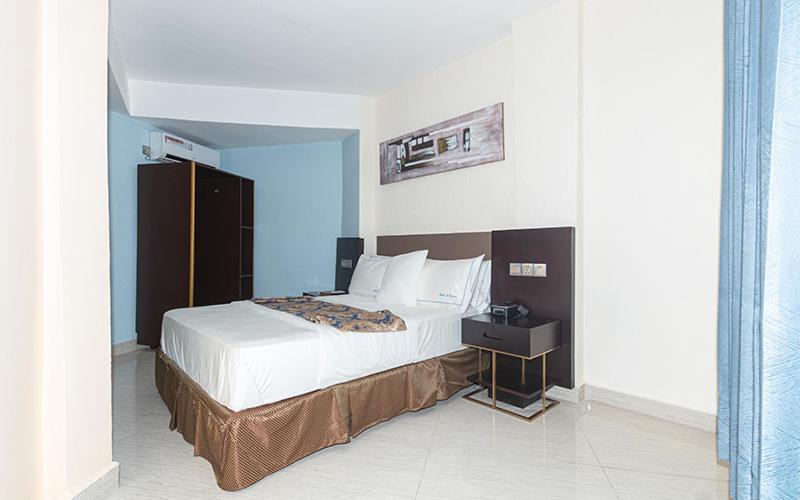 Hotel Le Figaro Douala Extérieur photo
