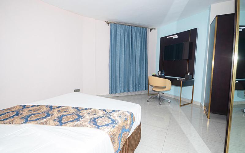 Hotel Le Figaro Douala Extérieur photo
