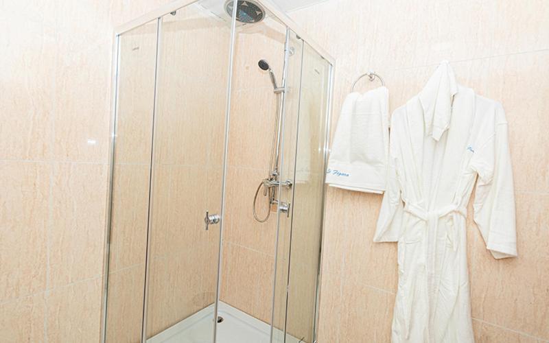 Hotel Le Figaro Douala Extérieur photo