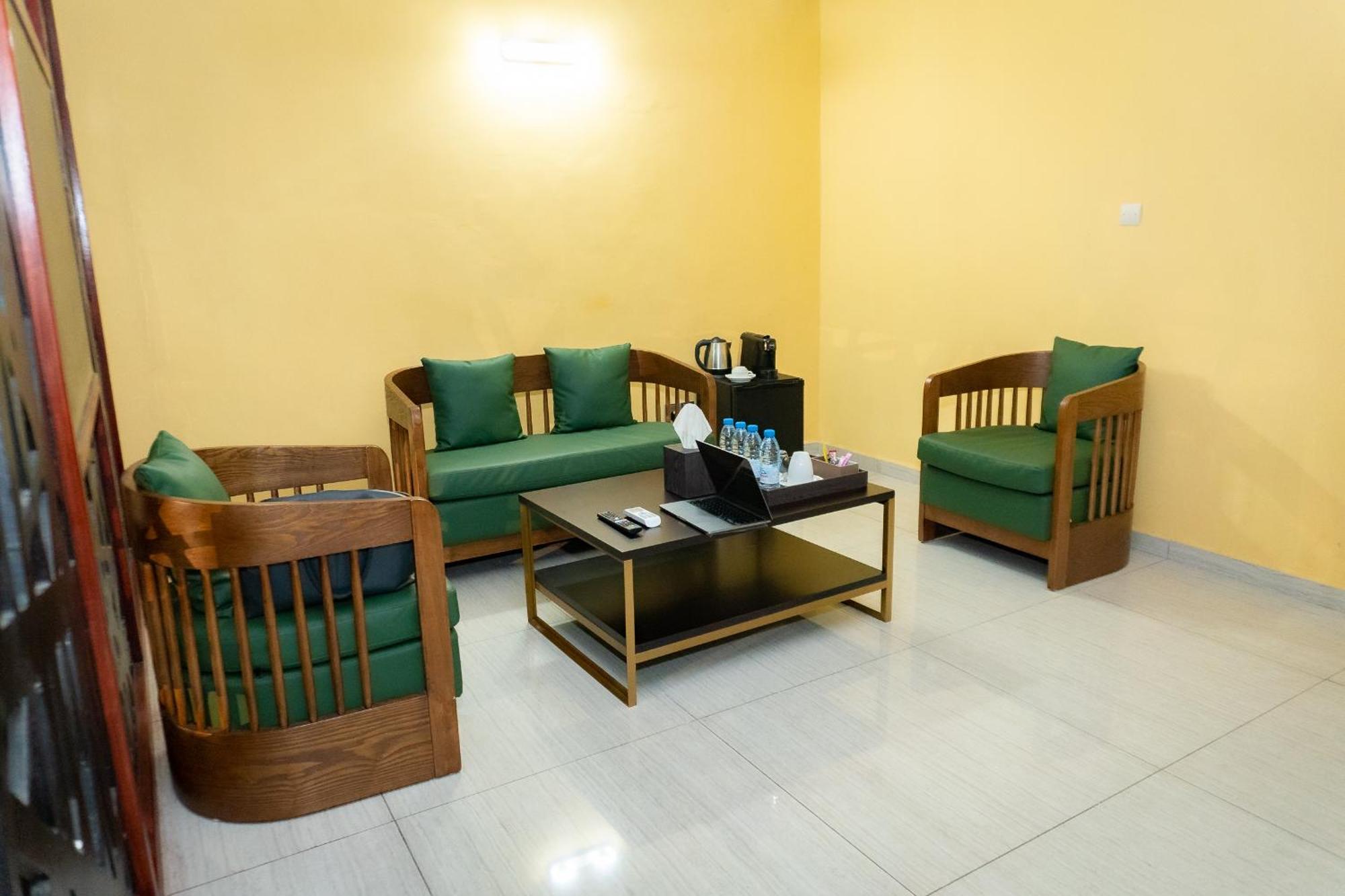 Hotel Le Figaro Douala Extérieur photo