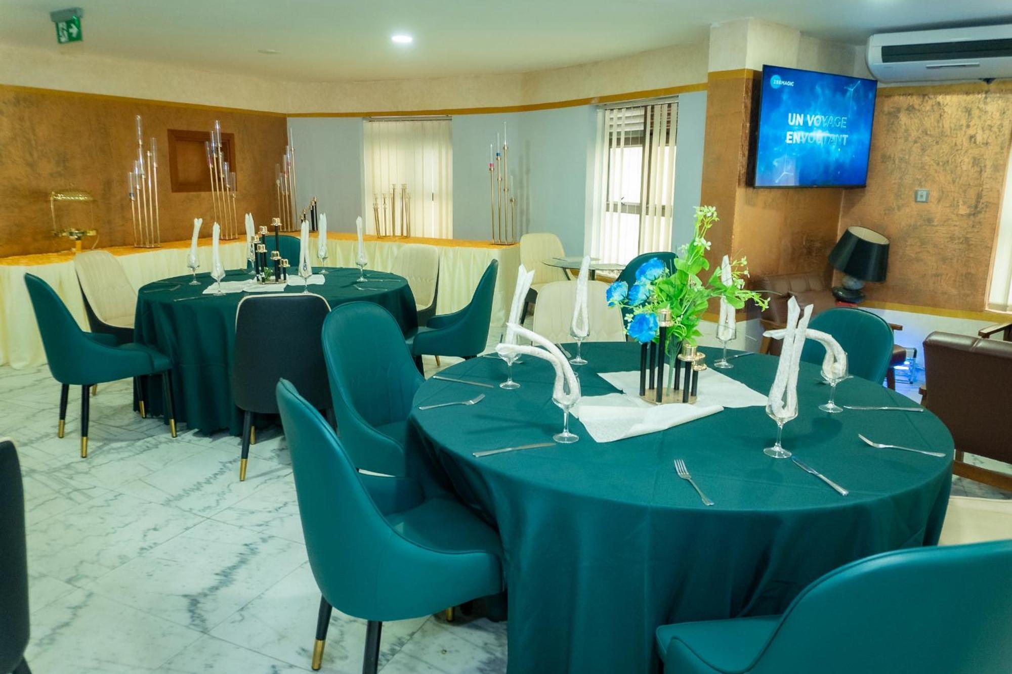 Hotel Le Figaro Douala Extérieur photo