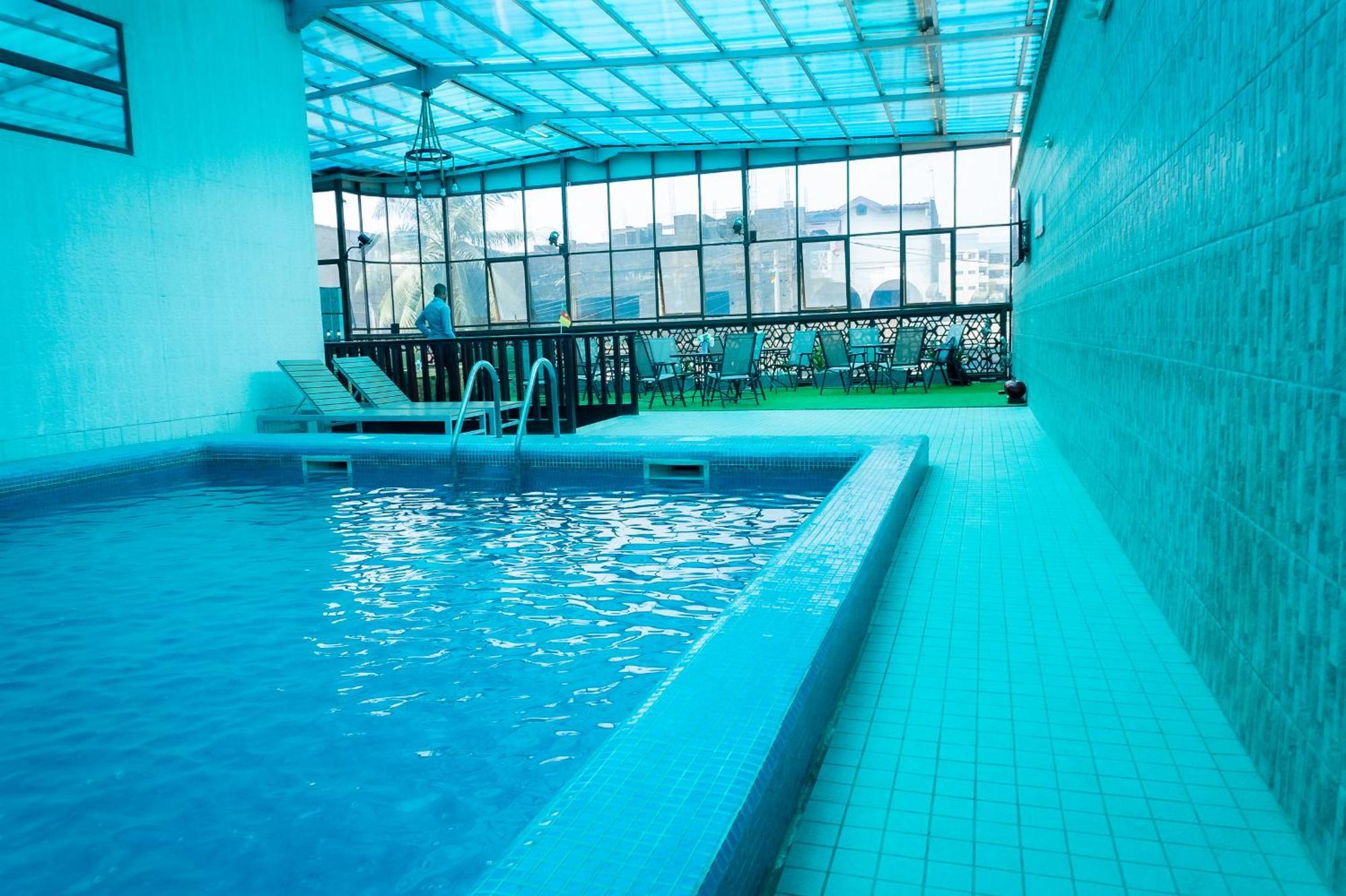 Hotel Le Figaro Douala Extérieur photo