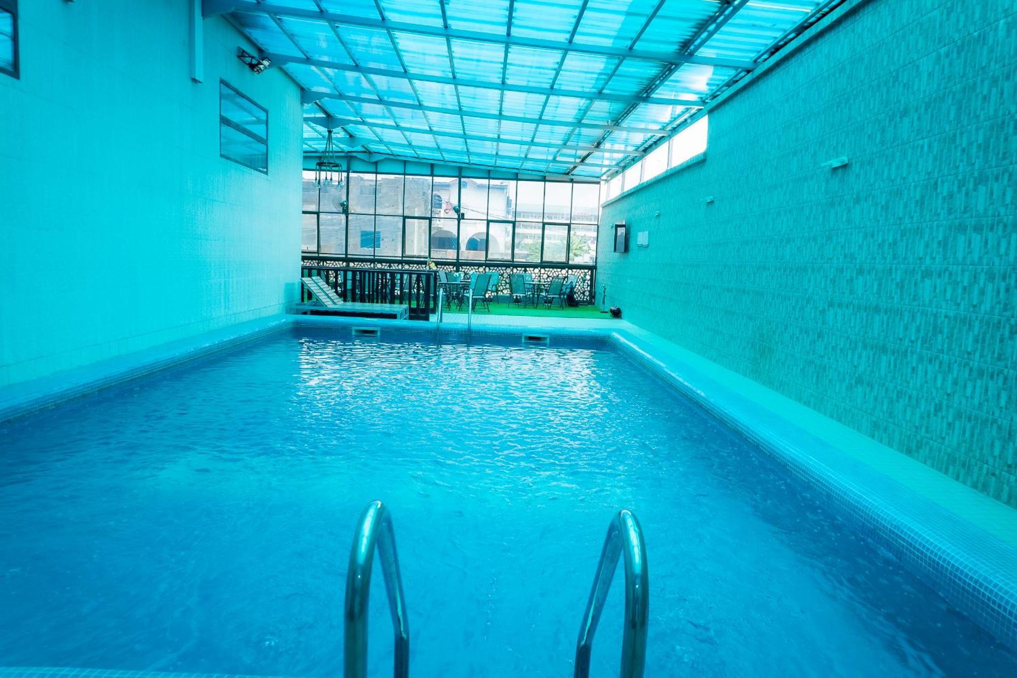 Hotel Le Figaro Douala Extérieur photo