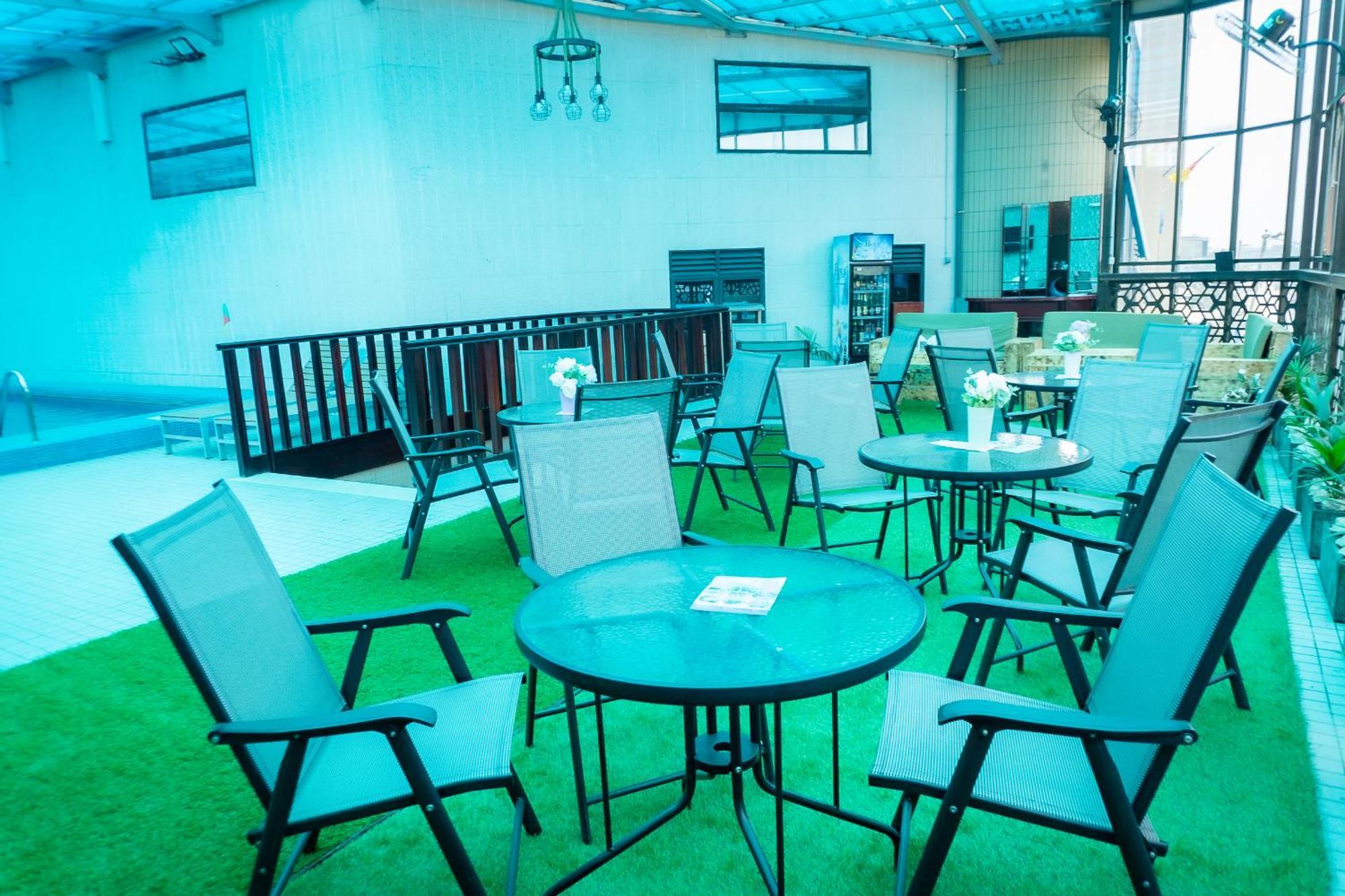 Hotel Le Figaro Douala Extérieur photo
